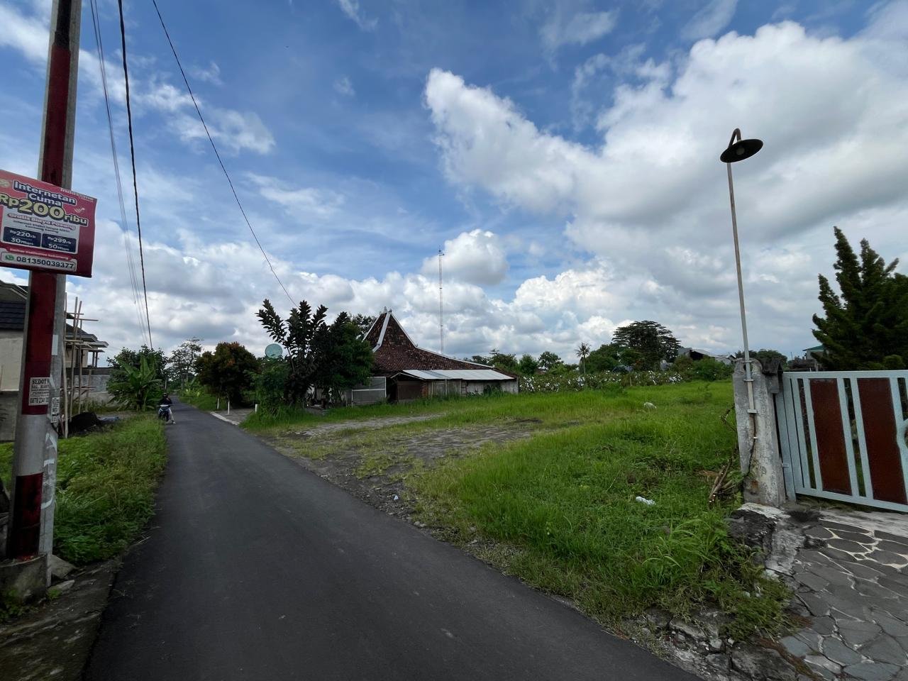 Dekat UGM, Tanah di Jl Kaliurang Km 8, SHM Pekarangan - Property listing thumbnail